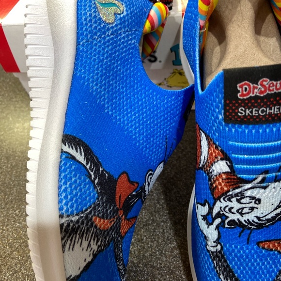 NIB Girls Sketchers brand slip on sneakers Cat in the Hat Sz 3 Blue - Picture 2 of 12